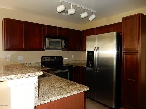 5641 S 21st Pl, Phoenix, AZ 85040 photo 2