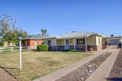 2541 Earll Dr, Phoenix, AZ 85016 photo 2
