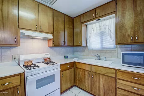 2541 Earll Dr, Phoenix, AZ 85016 photo 13
