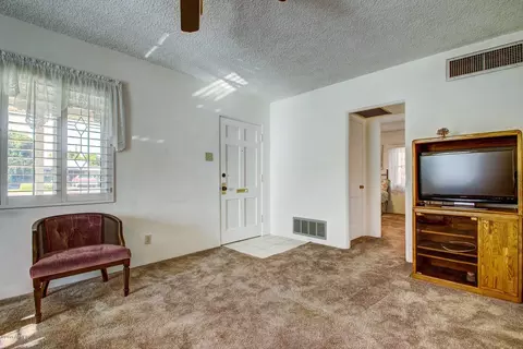 2541 Earll Dr, Phoenix, AZ 85016 photo 9