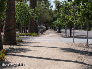 120 Echo Ln, Phoenix, AZ 85020 photo 13