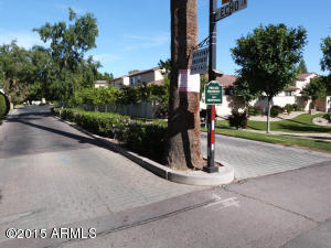 120 Echo Ln, Phoenix, AZ 85020 photo 12