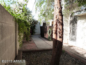 120 Echo Ln, Phoenix, AZ 85020 photo 4