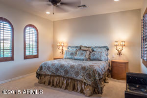 3985 E Robin Ln, Phoenix, AZ 85050 photo 17