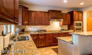 3985 E Robin Ln, Phoenix, AZ 85050 photo 7