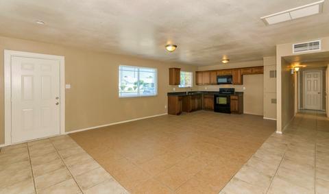 6051 W Earll Dr, Phoenix, AZ 85033 photo 4