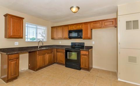 6051 W Earll Dr, Phoenix, AZ 85033 photo 9