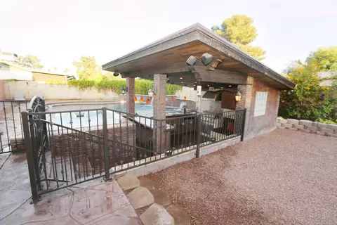 2135 E La Donna Dr, Tempe, AZ 85283 photo 9