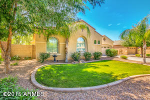 1333 E Arrowhead Trl, Gilbert, AZ 85297 photo 2