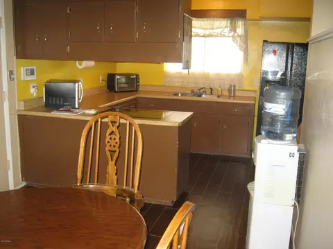 3032 N 40th Dr, Phoenix, AZ 85019 photo 5