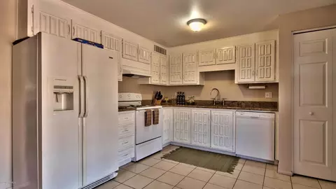 3768 E Gelding Dr, Phoenix, AZ 85032 photo 5