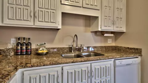3768 E Gelding Dr, Phoenix, AZ 85032 photo 8