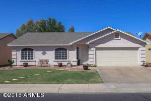 884 S Wanda Dr, Gilbert, AZ 85296 photo 2