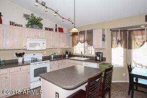 884 S Wanda Dr, Gilbert, AZ 85296 photo 6