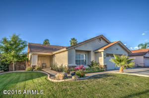 220 E Betsy Ct, Gilbert, AZ 85296 photo 1
