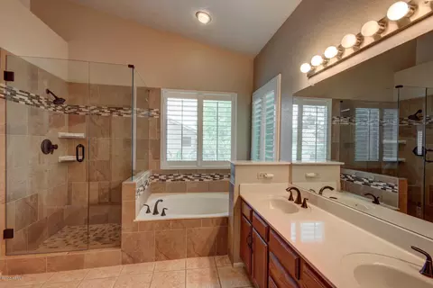 2101 E New Bedford Dr, Gilbert, AZ 85234 photo 36