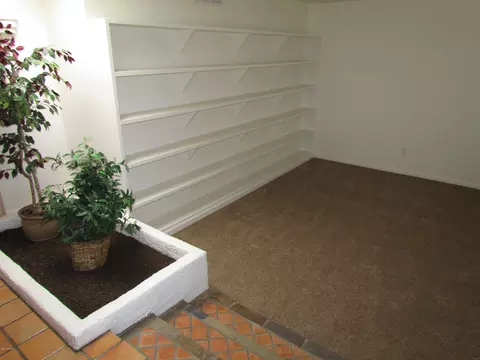 918 E Beck Ln, Phoenix, AZ 85022 photo 9