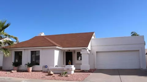 3231 E Wescott Dr, Phoenix, AZ 85050 photo 1