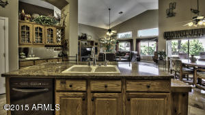2070 E Amber Ln, Gilbert, AZ 85296 photo 9