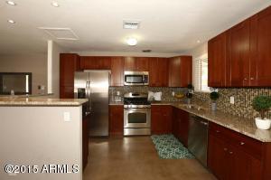 4446 N 33rd Pl, Phoenix, AZ 85018 photo 8