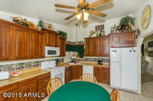 935 N Birch St, Gilbert, AZ 85233 photo 2