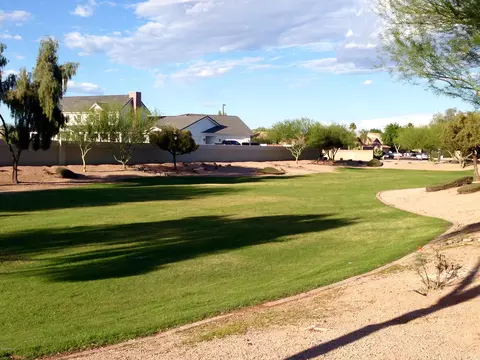 925 E Windsor Dr, Gilbert, AZ 85296 photo 2