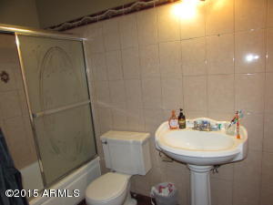 3643 W Echo Ln, Phoenix, AZ 85051 photo 6