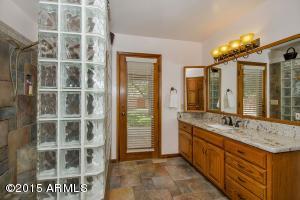 627 E Desert Ln, Gilbert, AZ 85234 photo 39