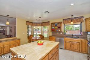 627 E Desert Ln, Gilbert, AZ 85234 photo 8