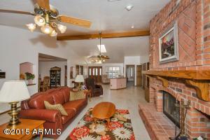 627 E Desert Ln, Gilbert, AZ 85234 photo 40