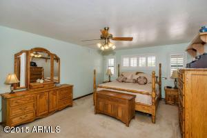627 E Desert Ln, Gilbert, AZ 85234 photo 12