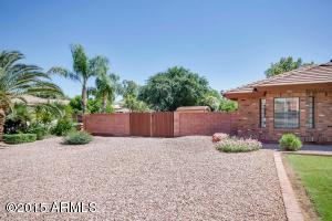 627 E Desert Ln, Gilbert, AZ 85234 photo 2