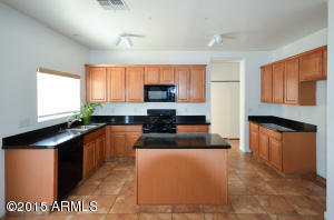 2011 N 94th Ln, Phoenix, AZ 85037 photo 8
