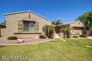 1342 E Canary Dr, Gilbert, AZ 85297 photo 3