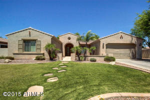 1342 E Canary Dr, Gilbert, AZ 85297 photo 1