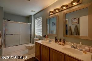 4007 E Topeka Dr, Phoenix, AZ 85050 photo 13