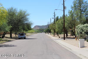 1106 E Roberts Rd, Phoenix, AZ 85022 photo 2