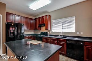 518 E Milada Dr, Phoenix, AZ 85042 photo 7