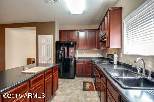 518 E Milada Dr, Phoenix, AZ 85042 photo 8