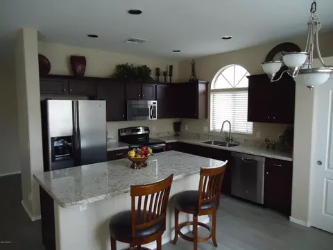 3665 E Sebastian Ln, Gilbert, AZ 85297 photo 4