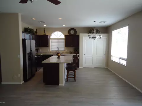 3665 E Sebastian Ln, Gilbert, AZ 85297 photo 6