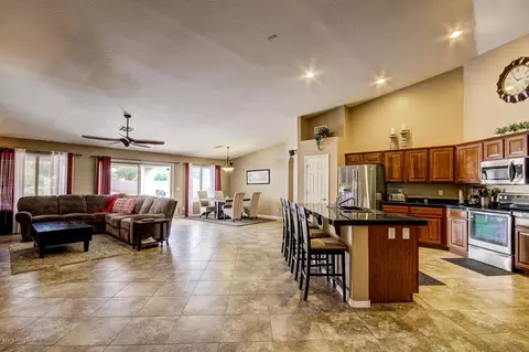 6083 N 83rd Dr, Glendale, AZ 85305 photo 9