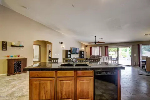 6083 N 83rd Dr, Glendale, AZ 85305 photo 12