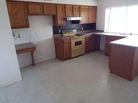 3022 N 57th Dr, Phoenix, AZ 85031 photo 9
