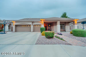 226 E Smoke Tree Rd, Gilbert, AZ 85296 photo 2