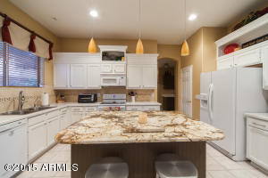 226 E Smoke Tree Rd, Gilbert, AZ 85296 photo 9