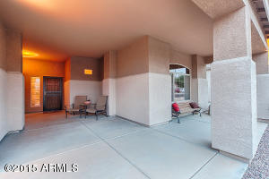 226 E Smoke Tree Rd, Gilbert, AZ 85296 photo 4