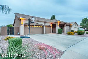 226 E Smoke Tree Rd, Gilbert, AZ 85296 photo 1