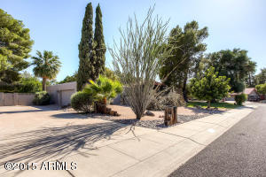 301 E Braeburn Dr, Phoenix, AZ 85022 photo 2