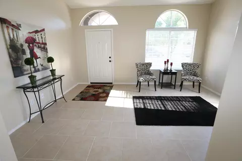302 E Ivy St, Mesa, AZ 85201 photo 2